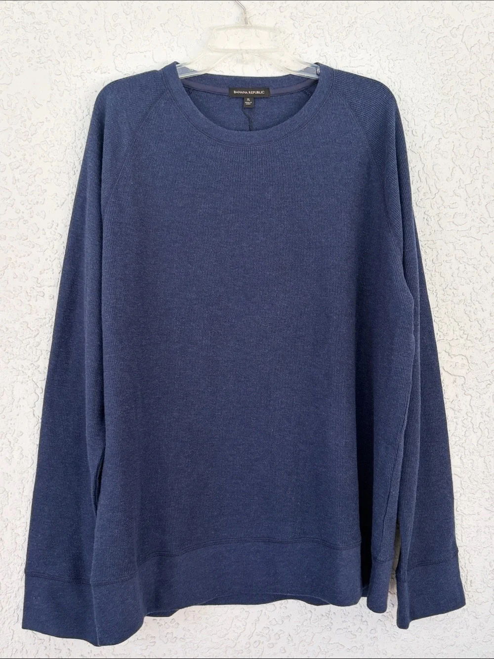 Banana Republic Men's soft Crewneck Sweater in Navy Blue size XL